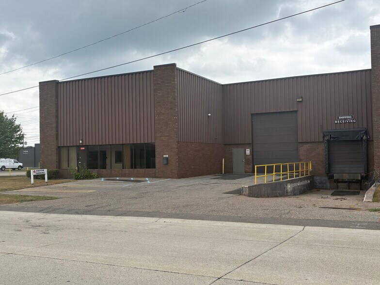 More Photos Of 34481-34489 Industrial Rd, Livonia Manufacturing For Lease