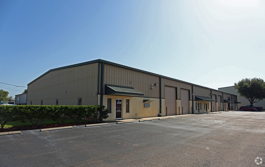 More Photos Of 2446 Success Dr, Odessa Warehouse For Lease
