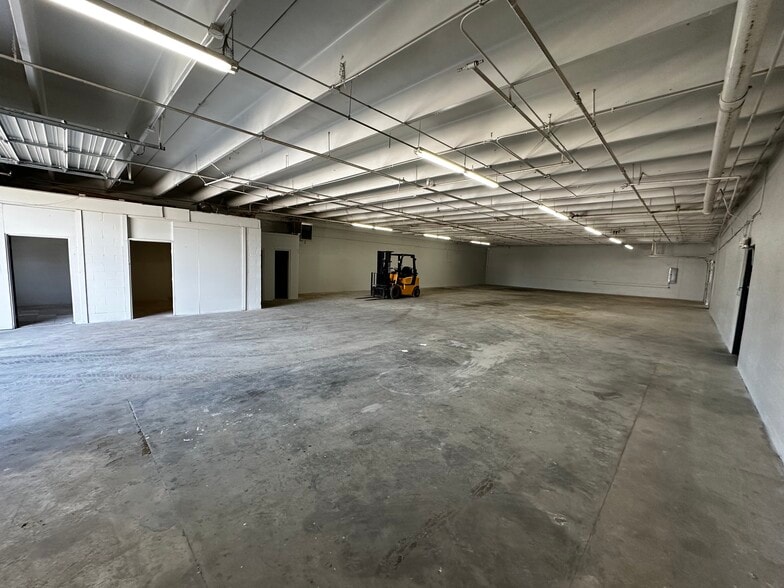 More Photos Of 2 Alva St, Greenville Warehouse For Lease