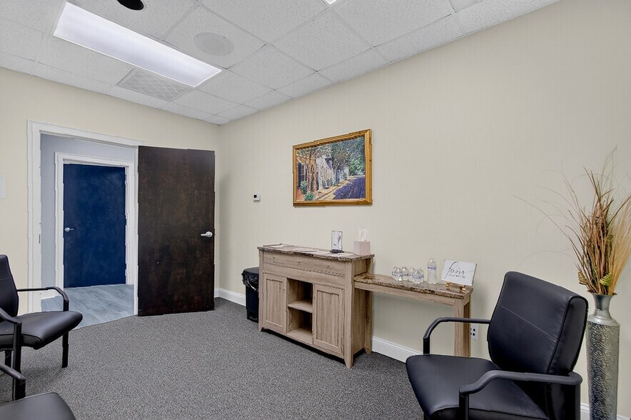More Photos Of 1930 Charlie Hall Blvd, Charleston Medical For Lease