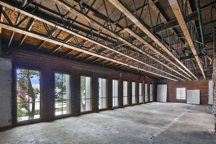 More Photos Of 1940 E 17th St, Santa Ana Office For Sale