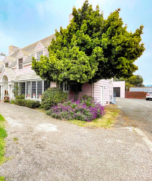 More Photos Of 4632 Telegraph Ave, Oakland General Retail For Sale