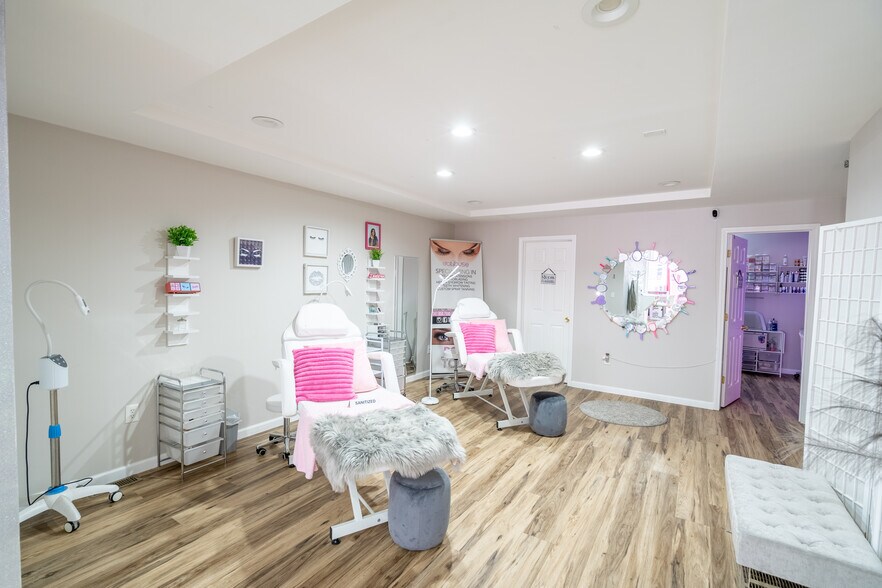 More Photos Of 31 Court St, Binghamton Storefront Retail Residential For Sale