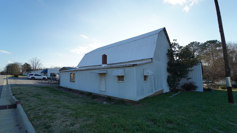 More Photos Of 477 Lytton St, Troutman Manufacturing For Sale