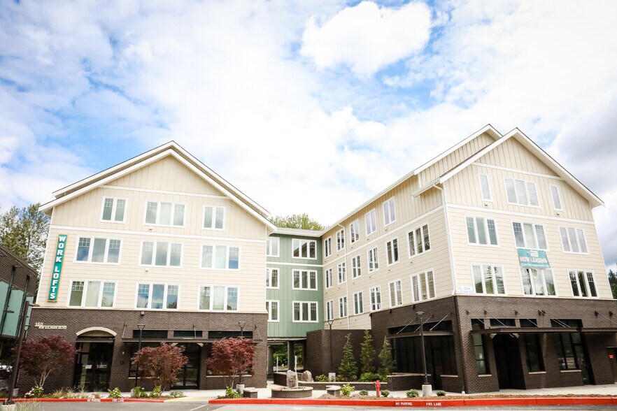 More Photos Of 160 NW Gilman Blvd, Issaquah Office For Lease