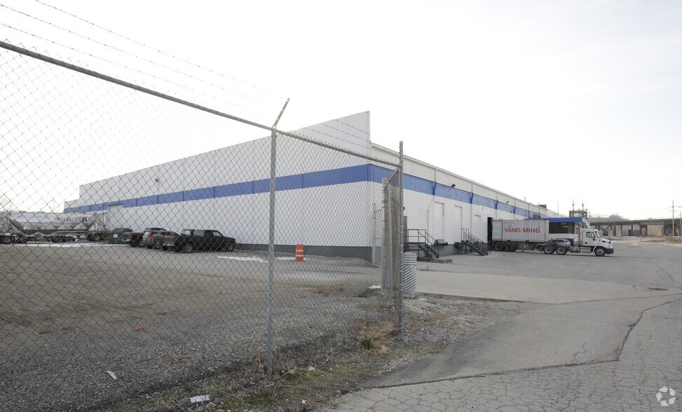 More Photos Of 10 Shawnee Ave, Kansas City Warehouse For Lease