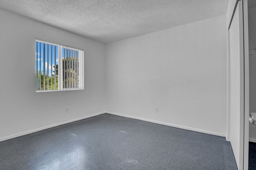 More Photos Of 2234 W Hazelwood St, Phoenix Apartments For Sale