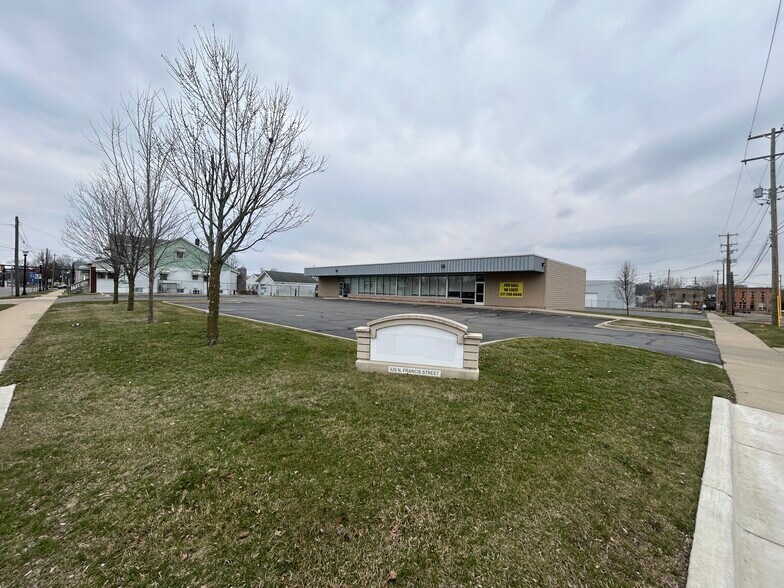 More Photos Of 826 N Martin Luther King Jr Dr, Jackson Freestanding For Sale