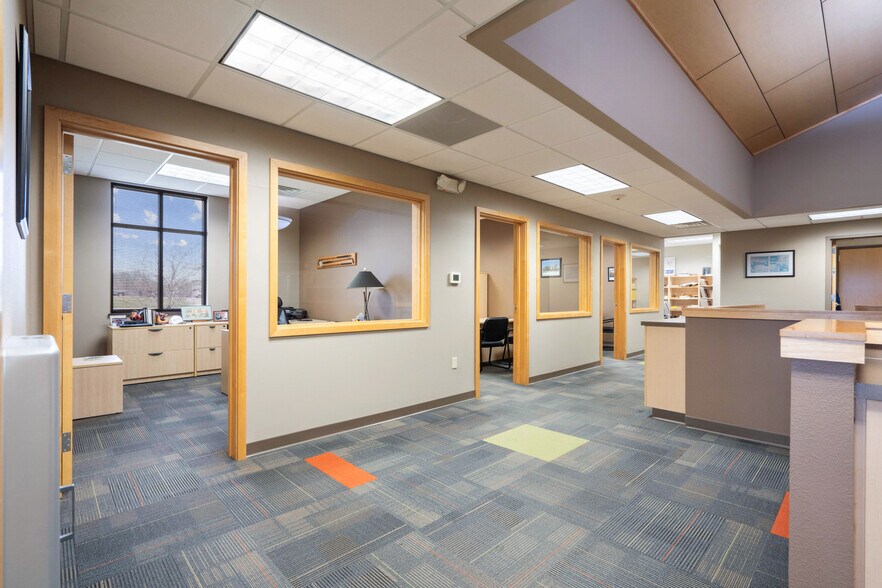 More Photos Of 3015 Greyhound Dr, Waterloo Medical For Lease