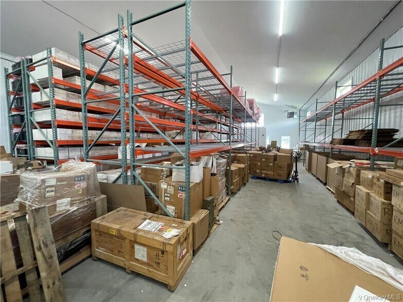 More Photos Of 75 Bill Larkin Dr, New Windsor Industrial For Sale