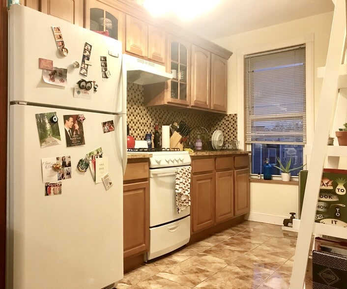 More Photos Of 92 Diamond St, Brooklyn Apartments For Sale