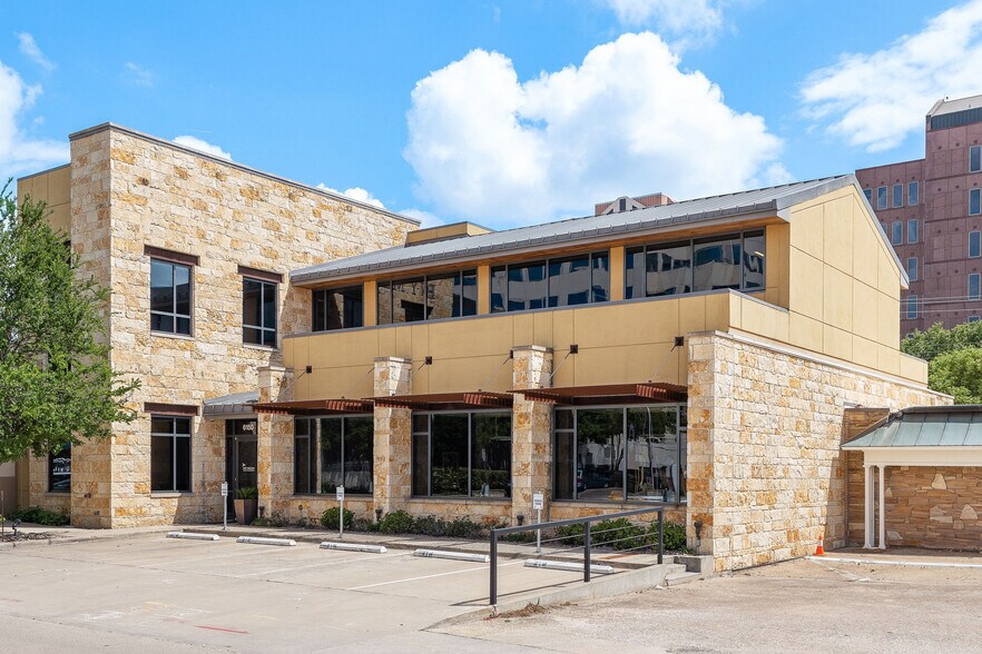 More Photos Of 6150 Sherry Ln, Dallas Office Residential For Sale