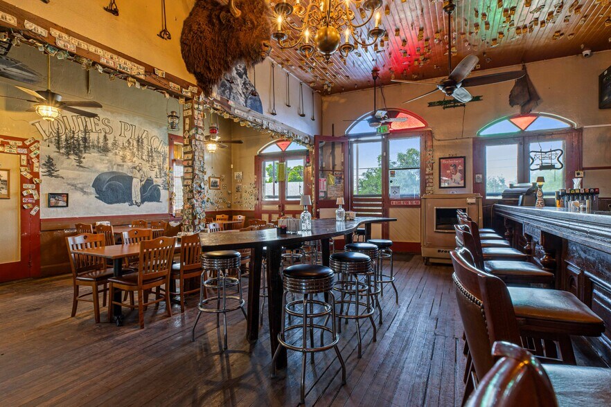 More Photos Of 30048 Yosemite Blvd, La Grange Bar For Sale