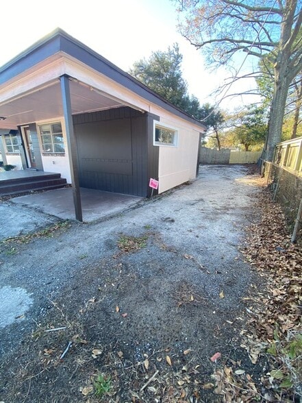 More Photos Of 1617 Ashley River Rd, Charleston Freestanding For Lease