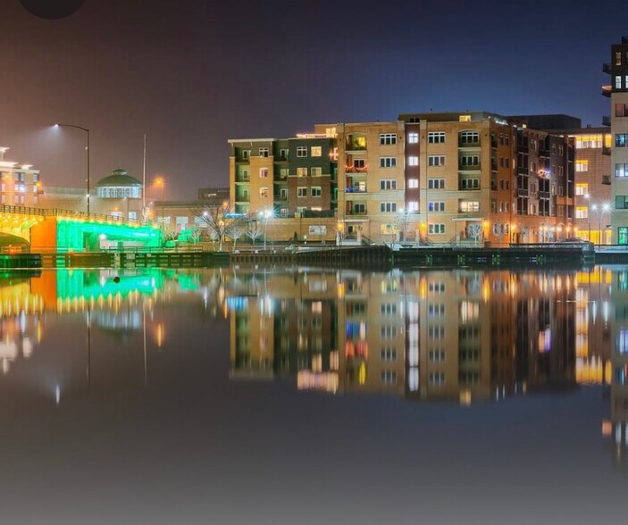 More Photos Of 401 N Washington St, Green Bay Apartments For Sale