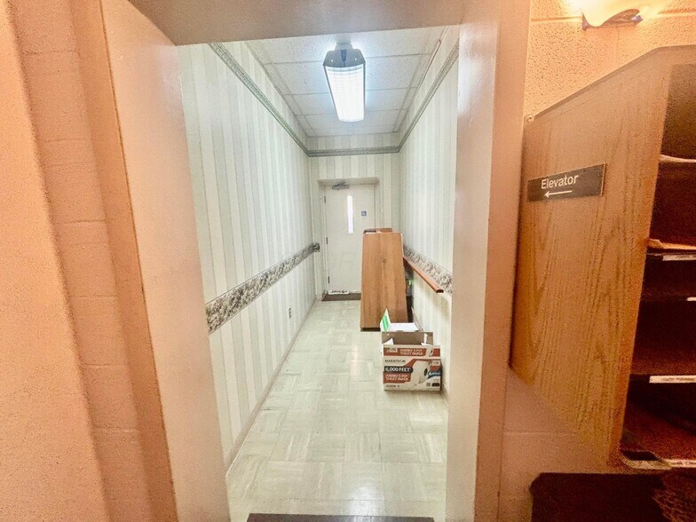 More Photos Of 13 E High St, Jeffersonville Religious Facility For Sale