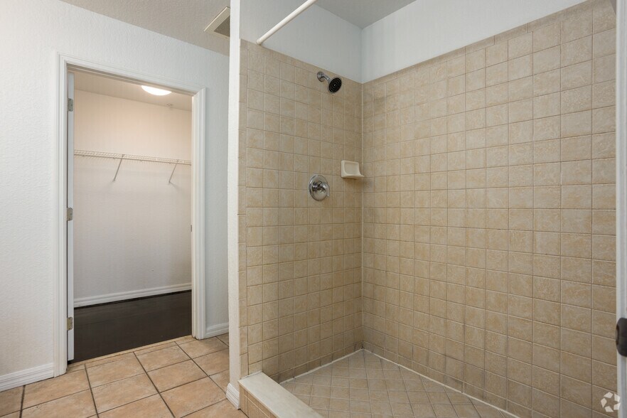 More Photos Of 433 W New England Ave, Winter Park Apartments For Lease