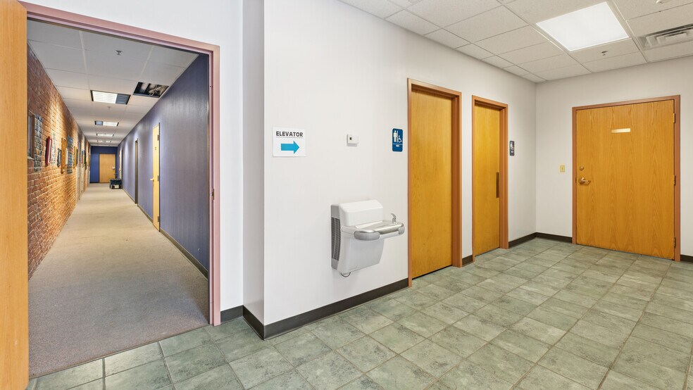 More Photos Of 102 S Victoria Ave, Pueblo Storefront For Sale