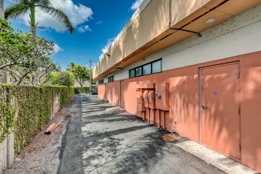 More Photos Of 3537 Forest Hill Blvd, West Palm Beach Medical For Lease