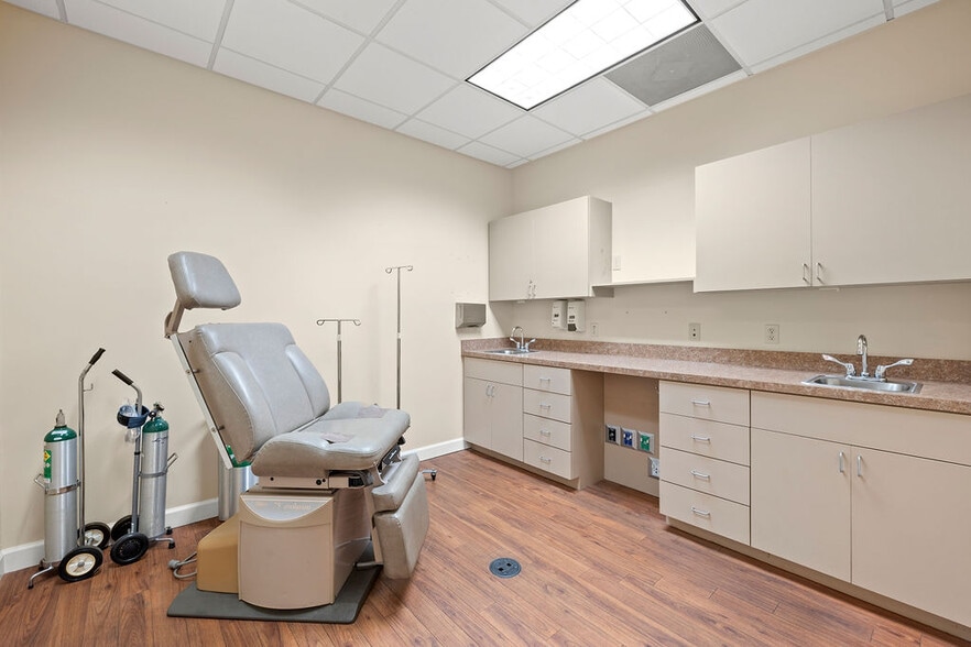 More Photos Of 923-931 37th Pl, Vero Beach Medical For Lease