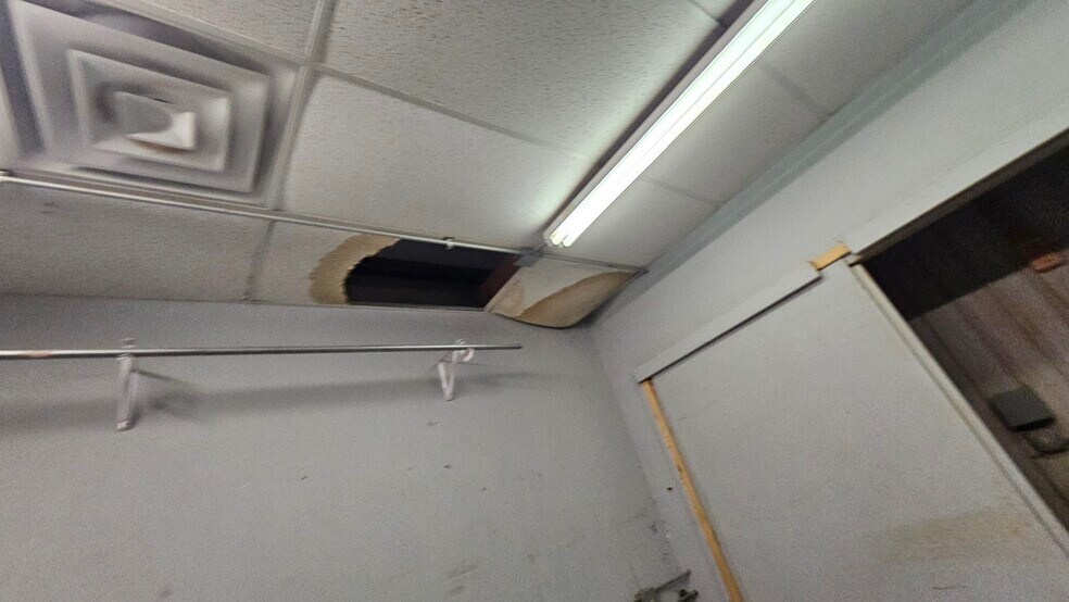 More Photos Of 3007 S Alpine Rd, Rockford Industrial For Lease