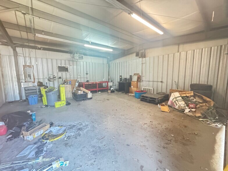 More Photos Of 8375 Grady St, Douglasville Light Distribution For Sale