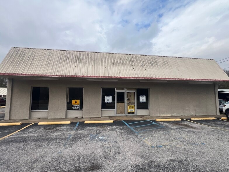 Primary Photo Of 221 W Summers Dr, Abbeville Auto Repair For Lease