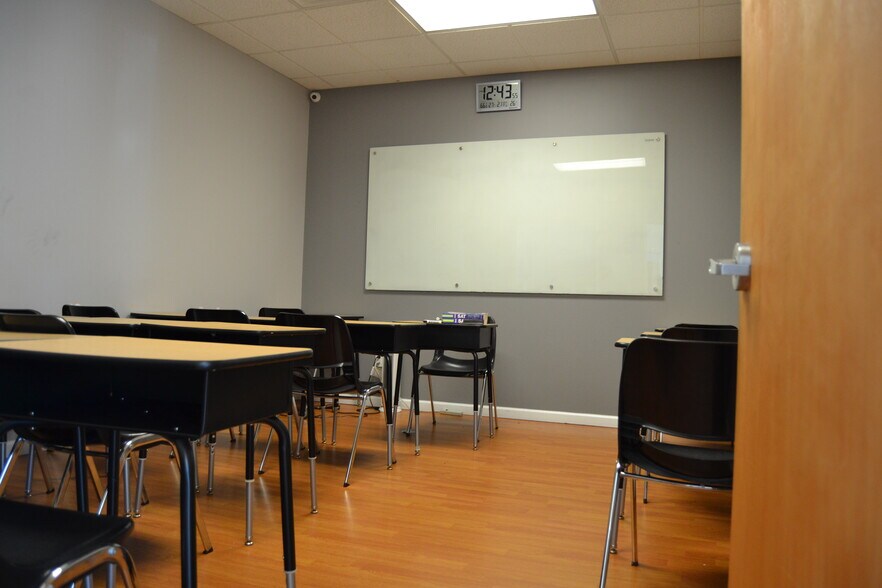 More Photos Of 316 Tennent Rd, Morganville Office For Lease