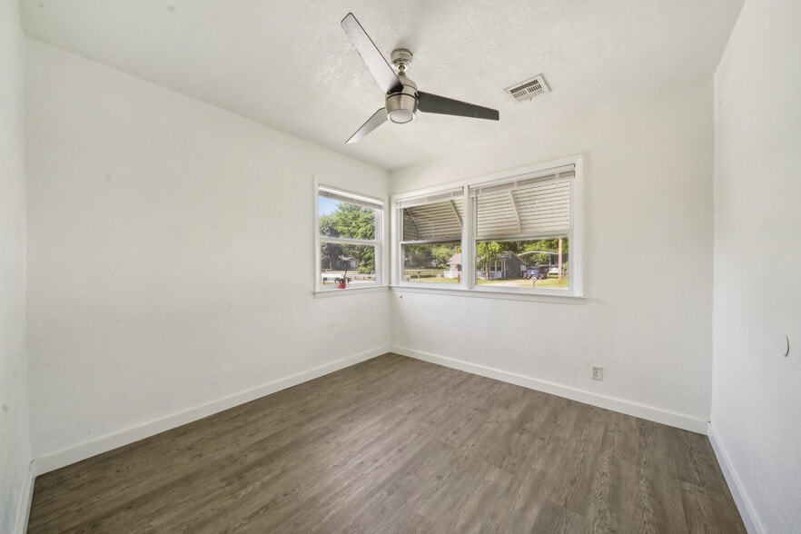 More Photos Of , Collinsville Unknown For Sale