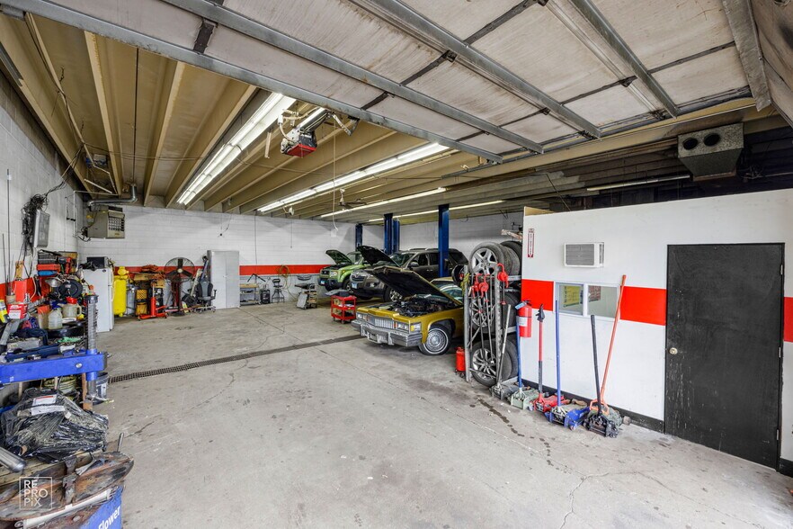 More Photos Of 10855 S Halsted St, Chicago Auto Repair For Sale
