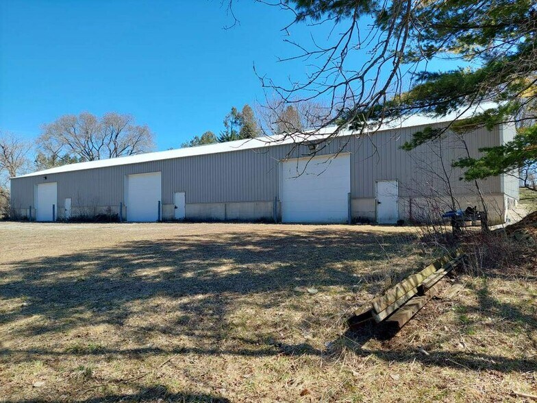 More Photos Of 7679 State Highway 57, Sturgeon Bay General Retail For Sale