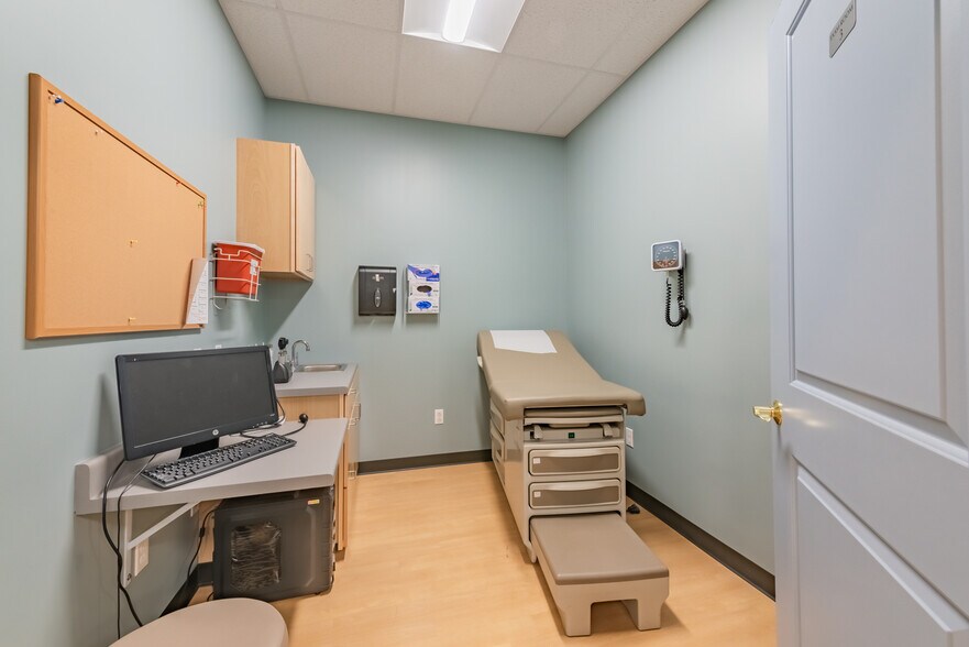 More Photos Of 3846 State Route 31, Donegal Freestanding For Lease