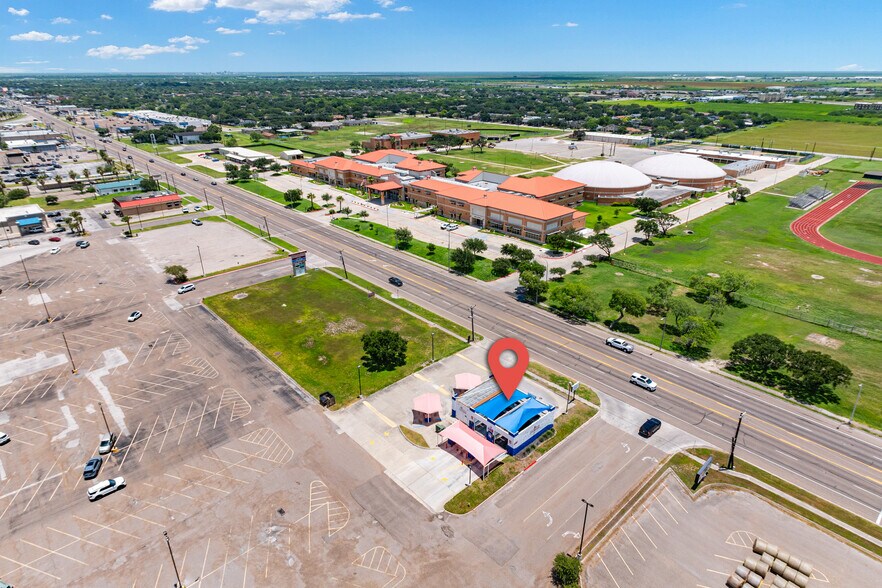 More Photos Of 2393 S Brahma Blvd, Kingsville Specialty For Sale