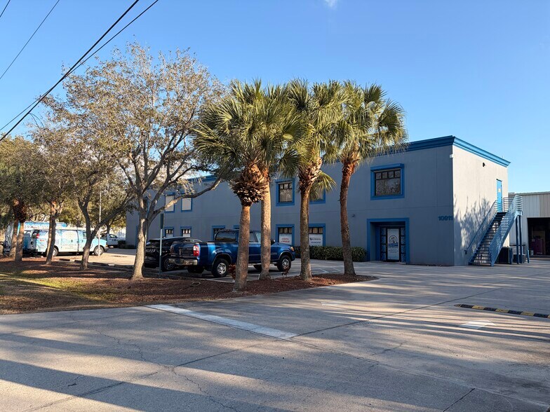 More Photos Of 10911 Harmony Park Dr, Bonita Springs Light Distribution For Sale