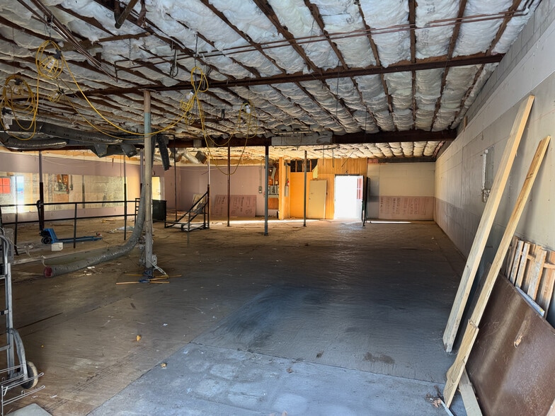 More Photos Of 510 Main St, Woburn Freestanding For Lease