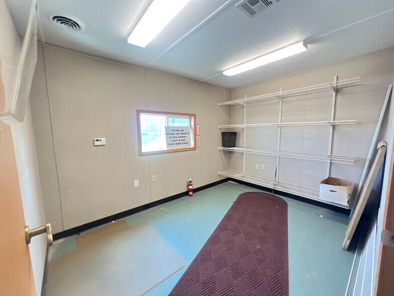 More Photos Of 629 Spruce Street, Sault Sainte Marie Industrial For Sale