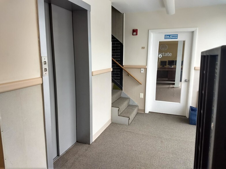 More Photos Of 24 Danbury Rd, Wilton General Retail For Lease