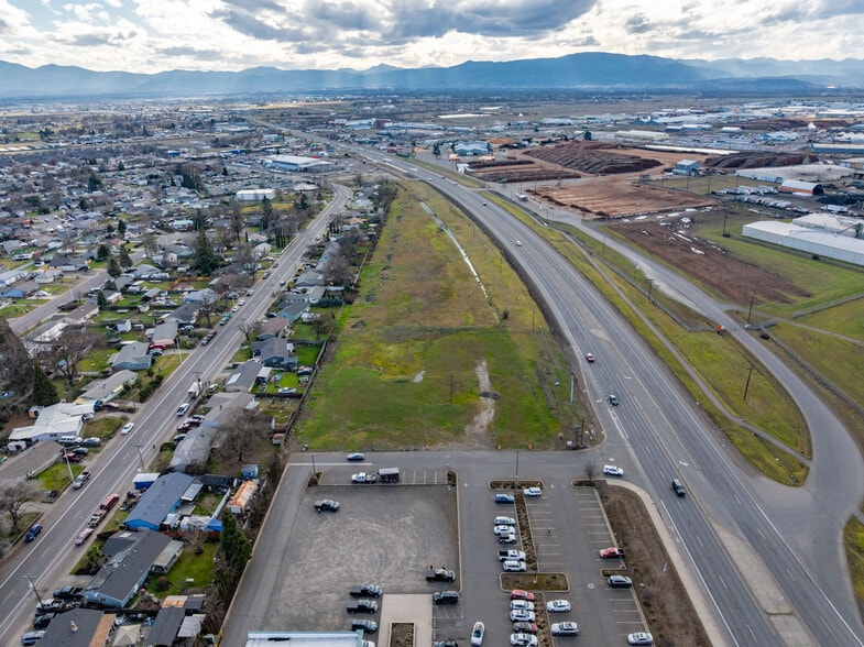 More Photos Of 8074 Highway 62, White City Land For Sale
