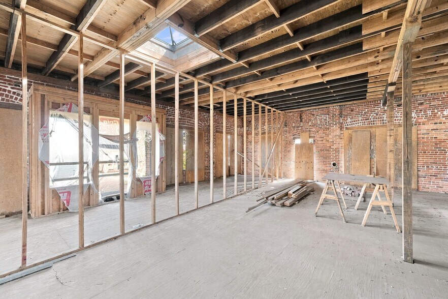 More Photos Of 1637-1651 Main St N, Jacksonville Storefront Retail Residential For Sale