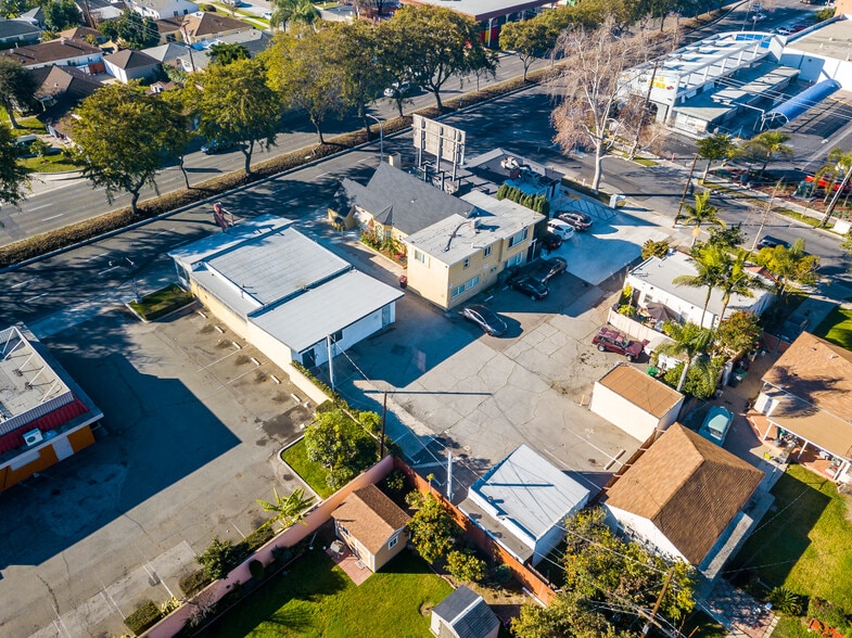 More Photos Of 1139 W 17th St, Santa Ana Freestanding For Lease