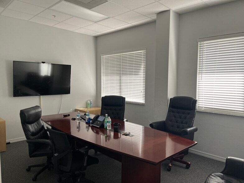More Photos Of 10970 S Cleveland Ave, Fort Myers Office For Sale