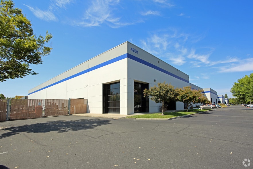 More Photos Of 4201 Sierra Point Dr, Sacramento Warehouse For Lease