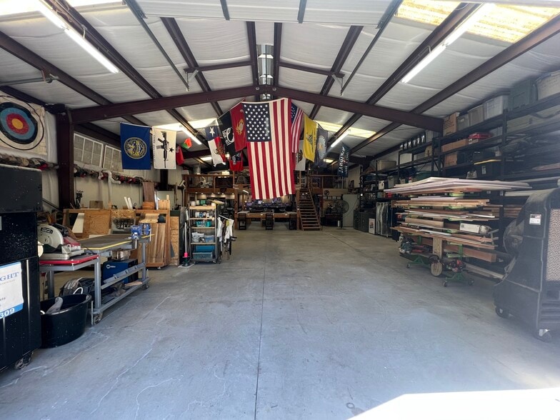 More Photos Of 16721 Placerita Canyon Rd, Santa Clarita Office For Lease