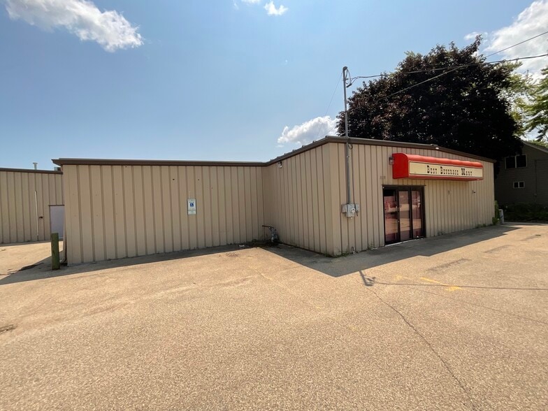 Primary Photo Of 1031 Appleton Rd, Menasha Industrial For Lease