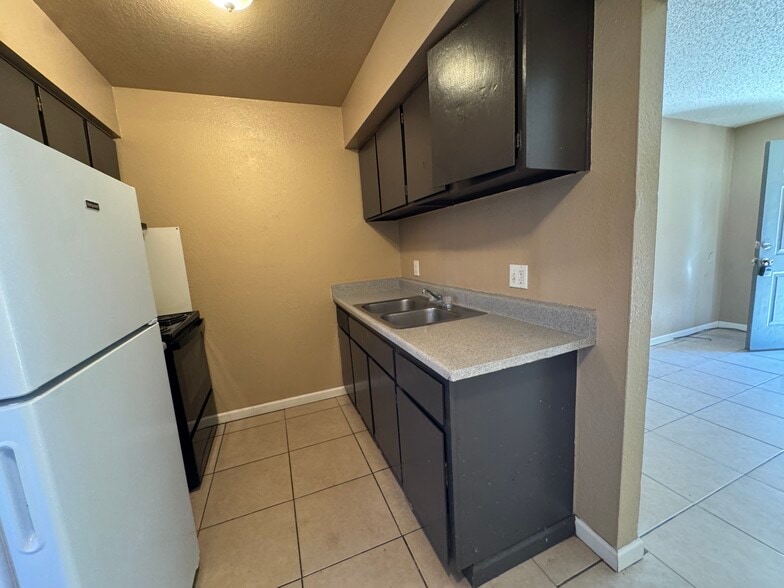 More Photos Of 1501 S Woodland St, Tucson Apartments For Sale