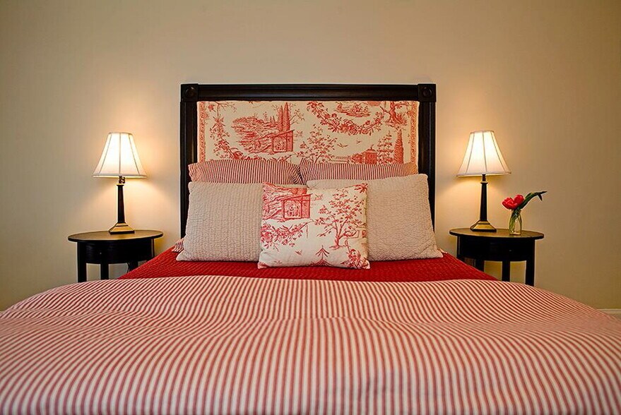 More Photos Of 548 Main St, Fryeburg Hotel For Sale