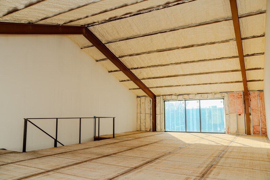 More Photos Of 4750 Iberia Ave, Dallas Office Residential For Sale