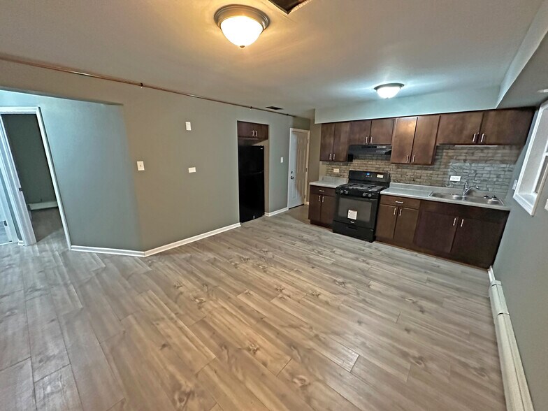 More Photos Of 1620 Harbor Ave, Calumet City Apartments For Sale