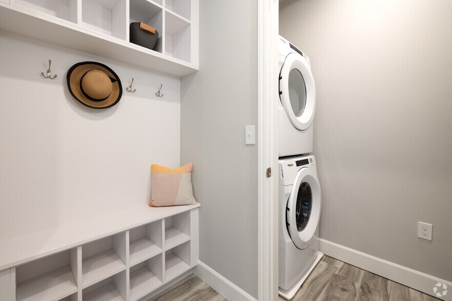 More Photos Of 655 S Sierra Madre St, Colorado Springs Apartments For Lease