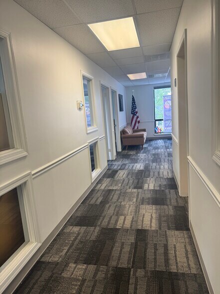 More Photos Of 1400 Shepard Dr, Sterling Office For Lease